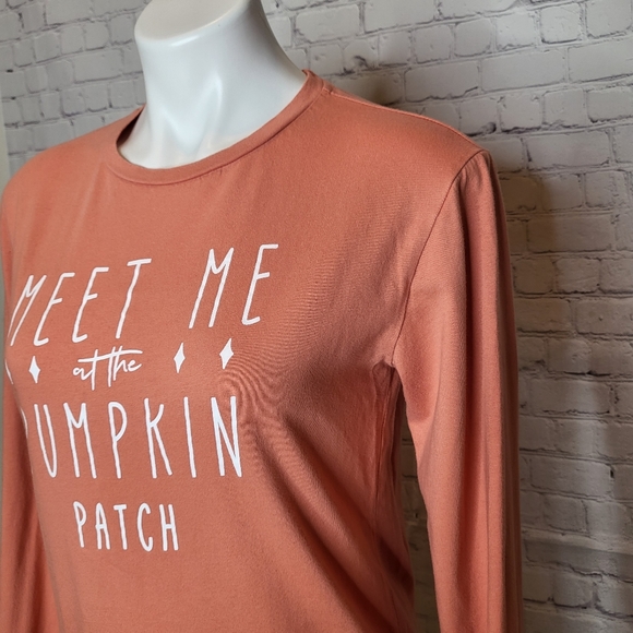She Show Meet me at the Pumpkin Patch Long Sleeve Fall T-Shirt Size M - Picture 3 of 6